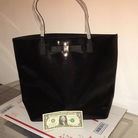 kate spade Handbags - Large Kate Spade Tote Bag